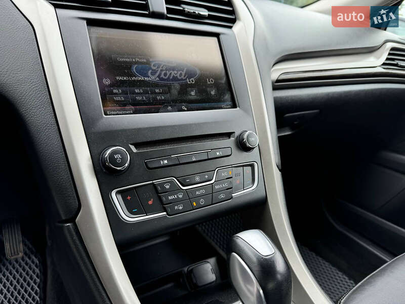 Седан Ford Fusion 2015 в Дрогобичі