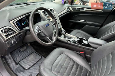 Седан Ford Fusion 2015 в 