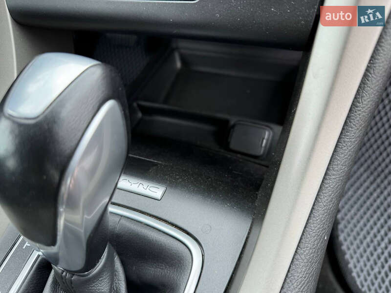 Седан Ford Fusion 2015 в Дрогобичі