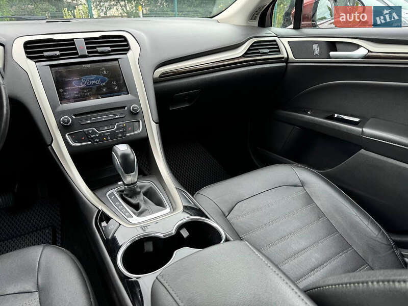 Седан Ford Fusion 2015 в Дрогобичі