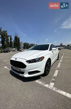 Седан Ford Fusion 2015 в 