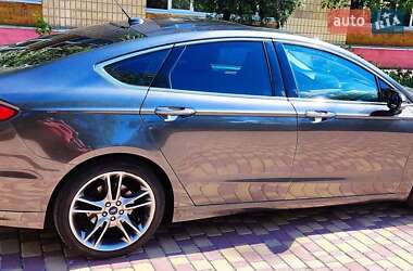 Седан Ford Fusion 2015 в 
