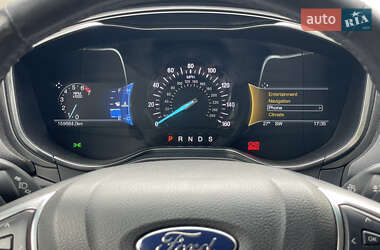 Седан Ford Fusion 2016 в 