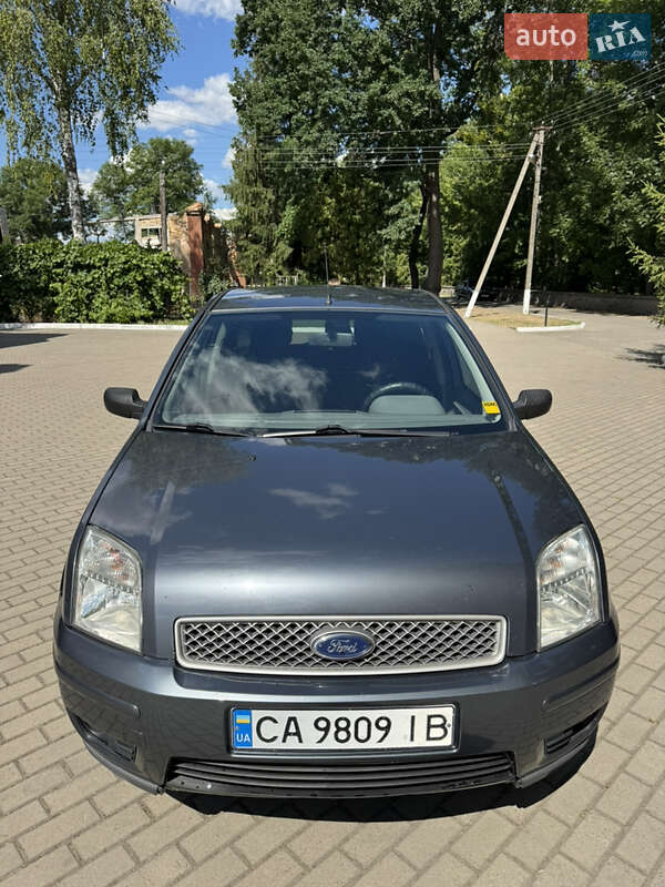 Хэтчбек Ford Fusion 2003 в Шполе