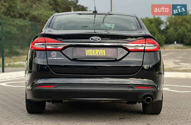 Седан Ford Fusion 2017 в 