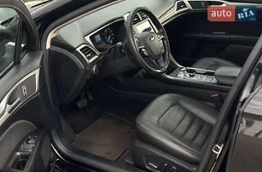 Седан Ford Fusion 2017 в 
