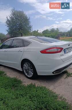 Седан Ford Fusion 2013 в 