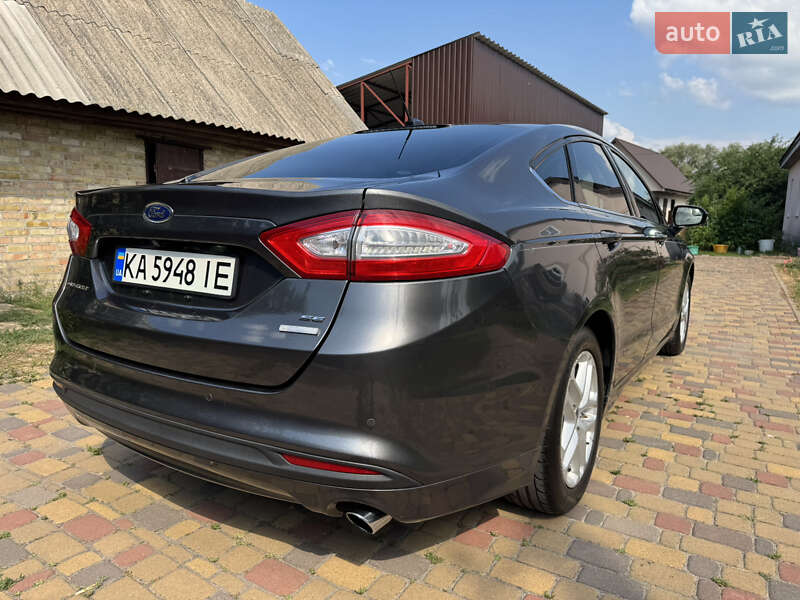 Седан Ford Fusion 2016 в Києві
