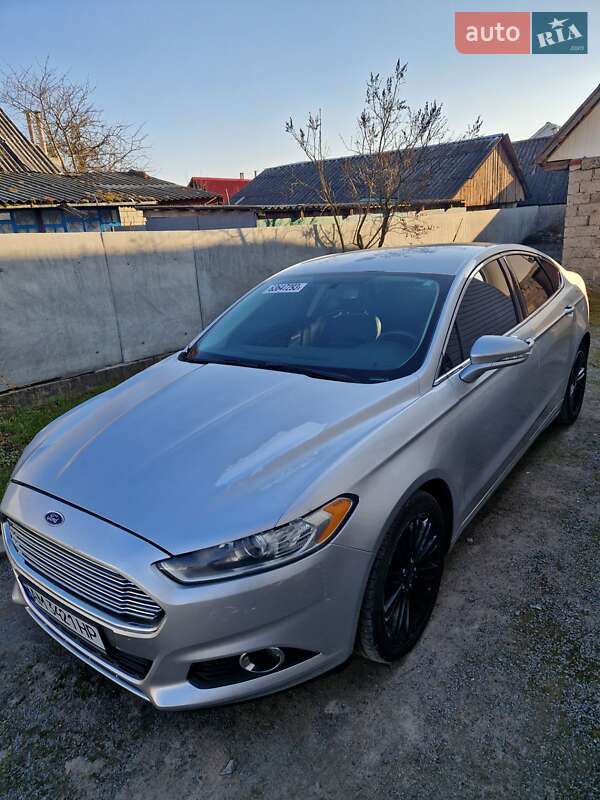 Седан Ford Fusion 2016 в 