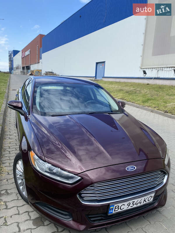 Седан Ford Fusion 2013 в Львове