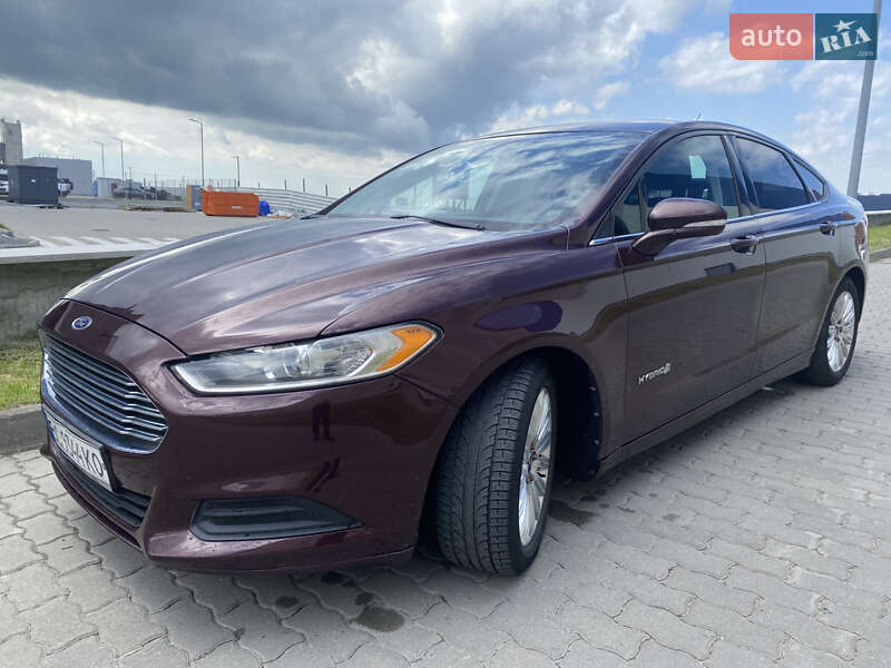 Седан Ford Fusion 2013 в Львове