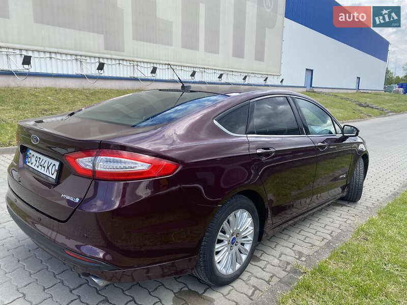 Седан Ford Fusion 2013 в Львове