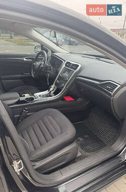 Седан Ford Fusion 2013 в 