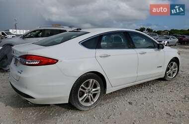 Седан Ford Fusion 2018 в 
