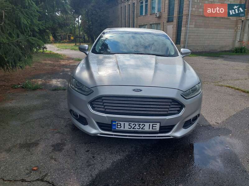 Седан Ford Fusion 2013 в 