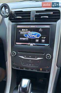Седан Ford Fusion 2013 в 