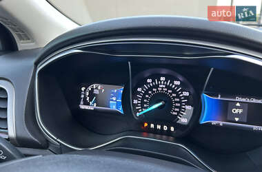 Седан Ford Fusion 2013 в 