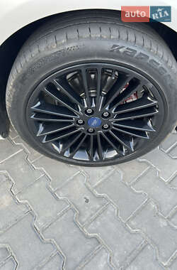 Седан Ford Fusion 2013 в 