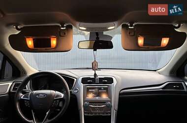 Седан Ford Fusion 2017 в 