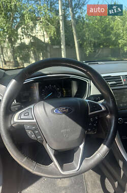 Седан Ford Fusion 2014 в 