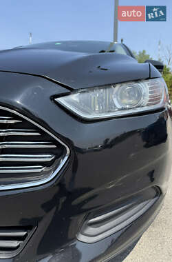 Седан Ford Fusion 2015 в 
