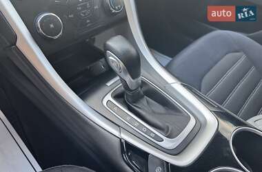 Седан Ford Fusion 2012 в 