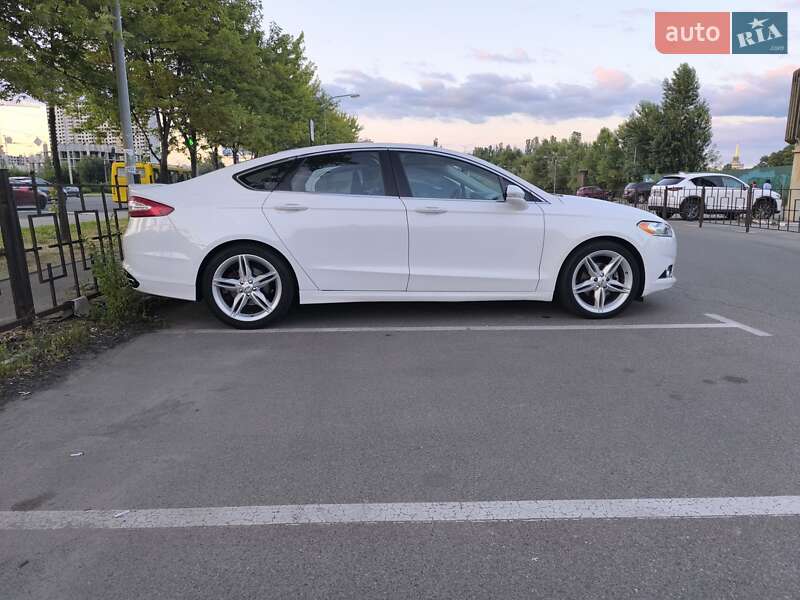 Седан Ford Fusion 2015 в Києві