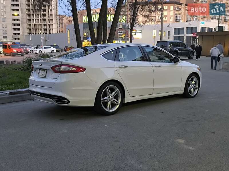 Седан Ford Fusion 2015 в Києві