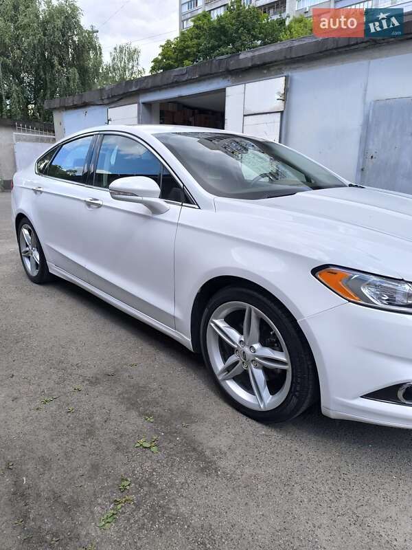 Седан Ford Fusion 2015 в Києві