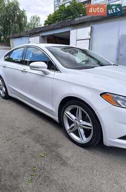 Седан Ford Fusion 2015 в 