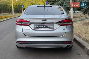 Седан Ford Fusion 2017 в 