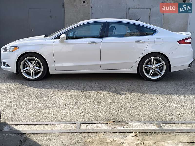 Седан Ford Fusion 2015 в Києві