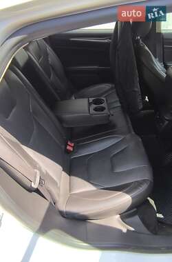 Седан Ford Fusion 2015 в 