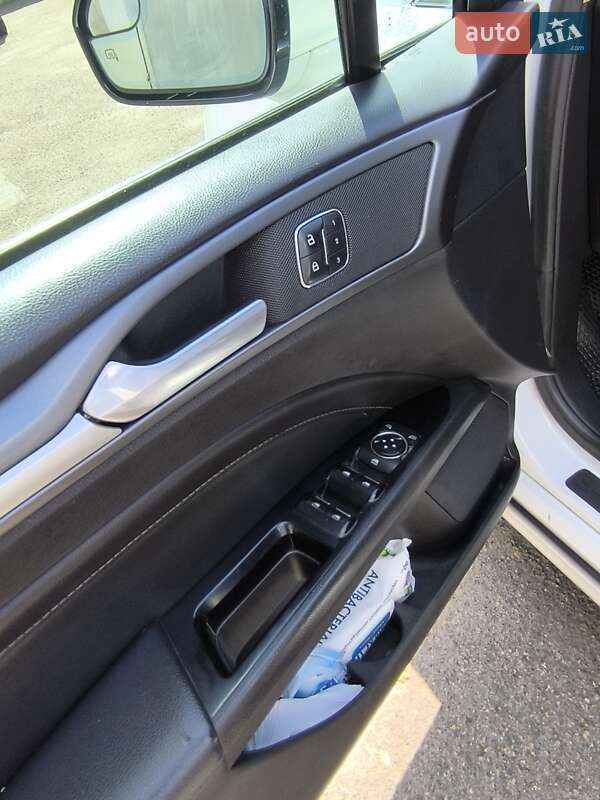 Седан Ford Fusion 2015 в Києві