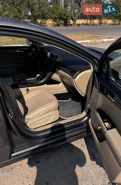 Седан Ford Fusion 2013 в 