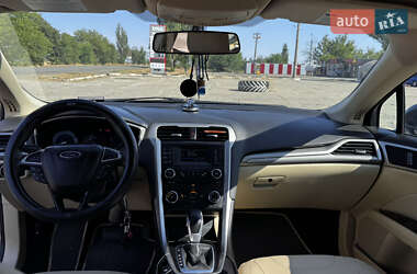 Седан Ford Fusion 2013 в 