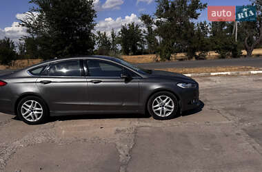 Седан Ford Fusion 2013 в 