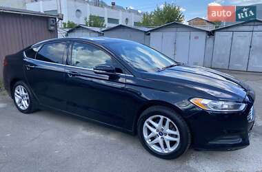 Седан Ford Fusion 2013 в 
