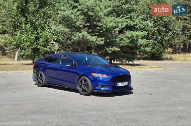 Седан Ford Fusion 2015 в 