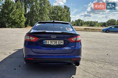Седан Ford Fusion 2015 в 