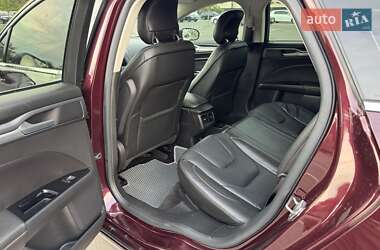 Седан Ford Fusion 2013 в 
