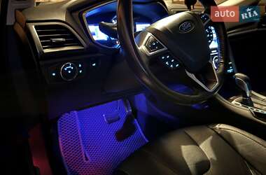 Седан Ford Fusion 2013 в 