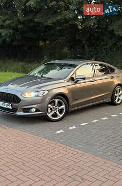 Седан Ford Fusion 2012 в 