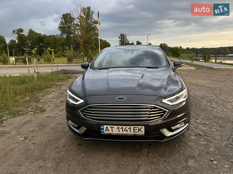 Седан Ford Fusion 2017 в 