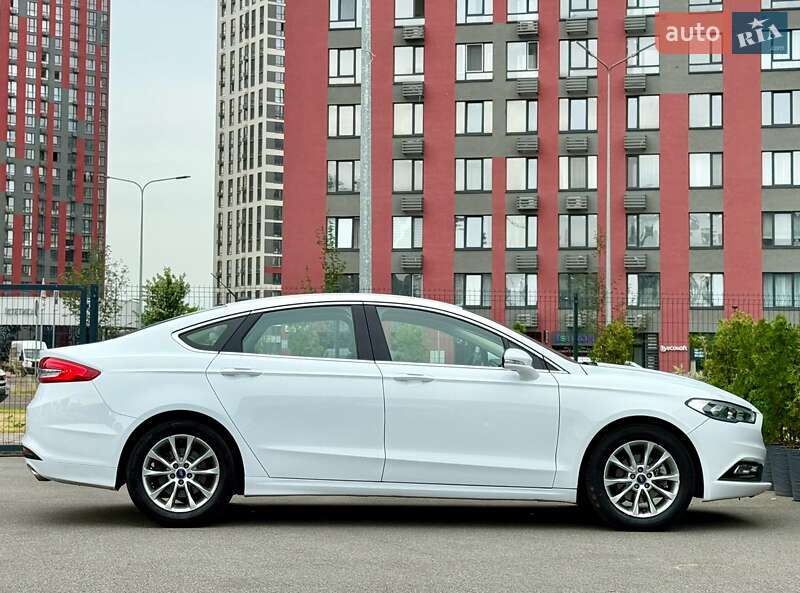 Седан Ford Fusion 2016 в Києві