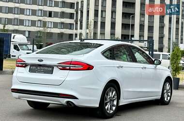 Седан Ford Fusion 2016 в 