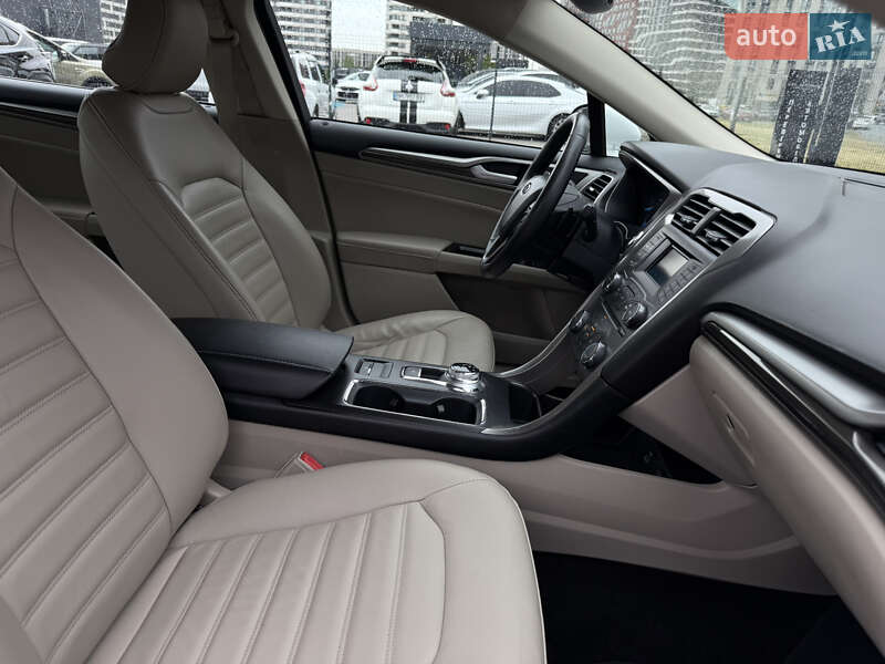 Седан Ford Fusion 2016 в Києві