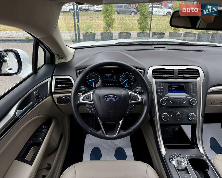 Седан Ford Fusion 2016 в Києві