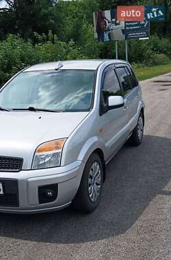 Хэтчбек Ford Fusion 2011 в 