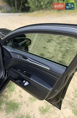 Седан Ford Fusion 2018 в 